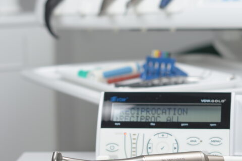 Endodontie / Wurzelbehandlung